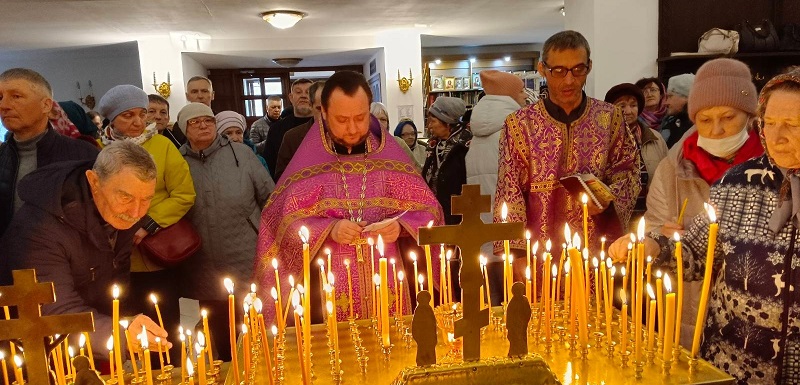 В храме Рождества Христова в родительскую субботу почтили память погибших в красногорском теракте