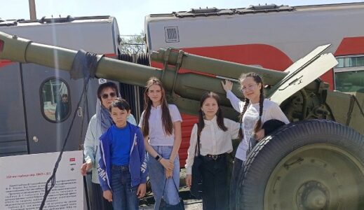 Воспитанники воскресной школы «Вифлеем» посетили ретро-поезд «Воинский эшелон»