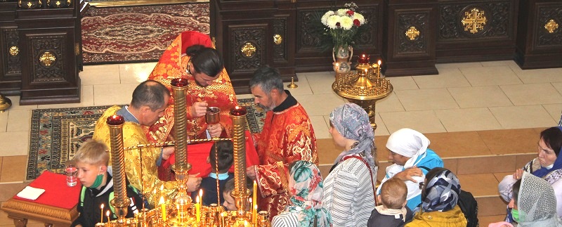 БОЖЕСТВЕННАЯ ЛИТУРГИЯ В ХРАМЕ В ЧЕСТЬ РОЖДЕСТВА ХРИСТОВА