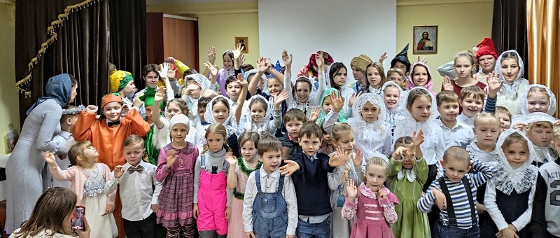 СЕМЕЙНЫЙ РОЖДЕСТВЕНСКИЙ ПРАЗДНИК ПРОШЕЛ В ВОСКРЕСНОЙ ШКОЛЕ «ВИФЛЕЕМ»