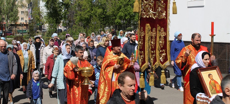 БОЖЕСТВЕННАЯ ЛИТУРГИЯ В ХРАМЕ В ЧЕСТЬ РОЖДЕСТВА ХРИСТОВА