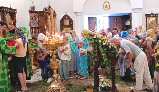 День Святого Духа. Божественная литургия в храме Рождества Христова