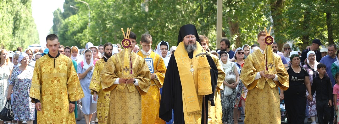 В Балакове прошел крестный ход, посвященный памяти святых благоверных Петра и Февронии Муромских