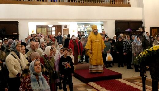 Божественная литургия в храме Рождества Христова. Архиерейское богослужение