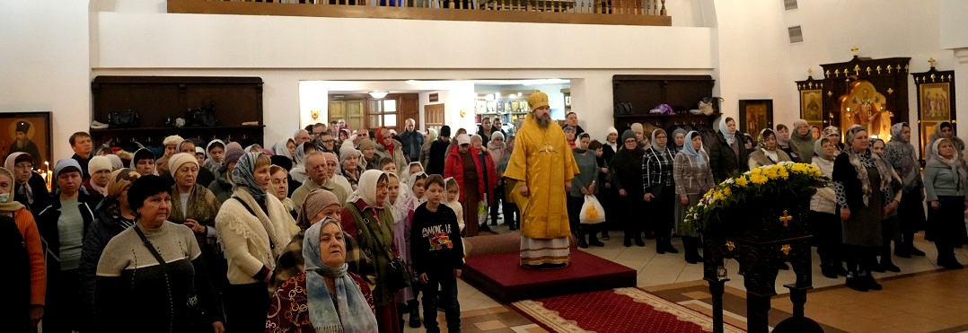 Божественная литургия в храме Рождества Христова. Архиерейское богослужение
