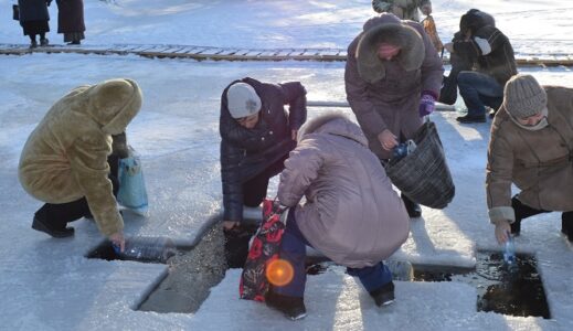 Крещенская вода: вера, мифы и суеверия