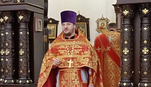 Божественная литургия в храме Рождества Христова в день перенесения мощей святителя и чудотворца Николая