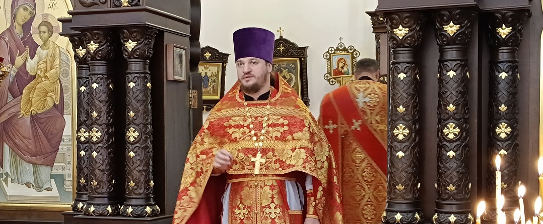 Божественная литургия в храме Рождества Христова в день перенесения мощей святителя и чудотворца Николая
