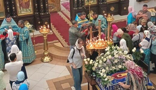 Божественная литургия в праздник Успения Пресвятой Богородицы в храме Рождества Христова