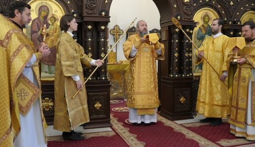 Божественная литургия в Неделю 10-ю по Пятидесятнице в храме Рождества Христова. Архиерейское богослужение