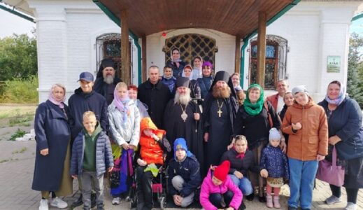 Волонтеры общества «БлагоДарю 64» посетили с экскурсией Иргизский Воскресенский  мужской монастырь