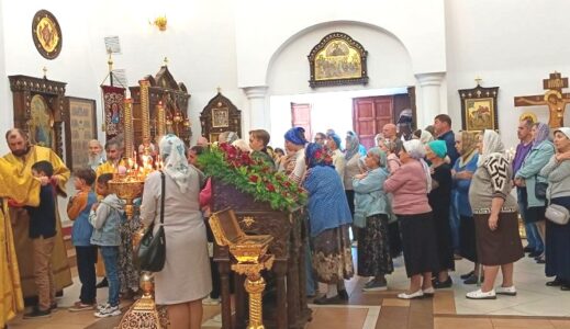 Божественная Литургия в день празднования Собора Саратовских святых в храме Рождества Христова