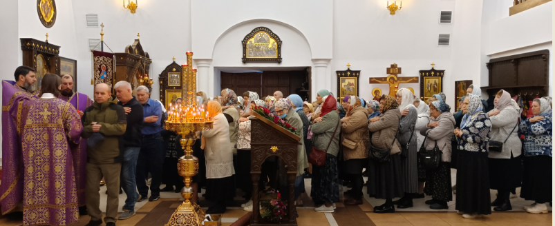 Божественная литургия в праздник Воздвижения Креста Господня