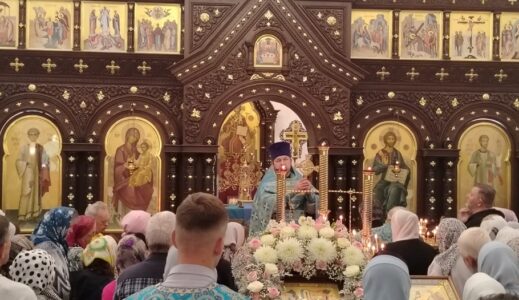 Божественная литургия в праздник Рождества Богородицы в храме Рождества Христова