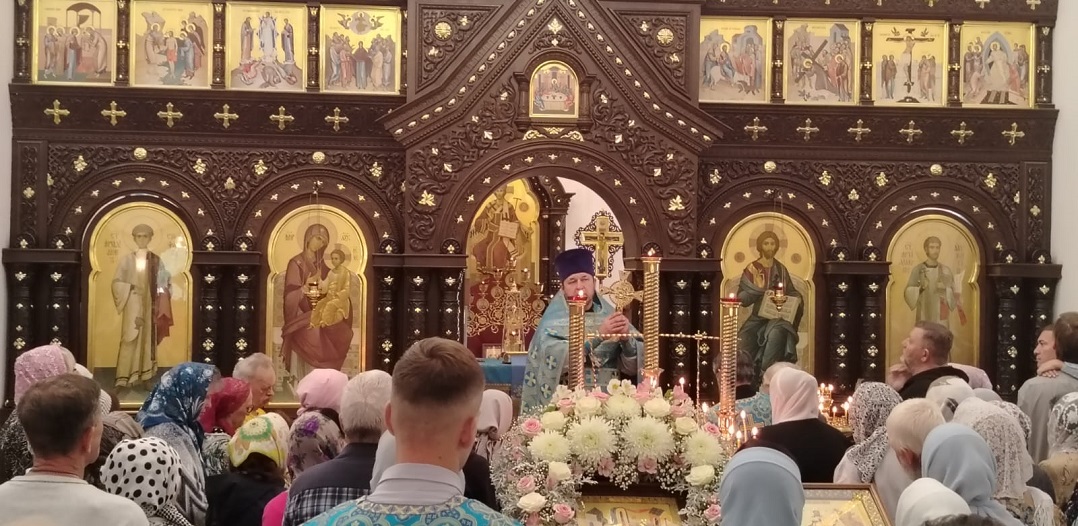 Божественная литургия в праздник Рождества Богородицы в храме Рождества Христова