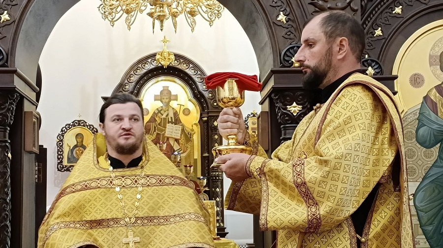 Божественная литургия в Неделю 17-ю по Пятидесятнице в храме Рождества Христова