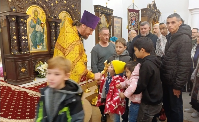 Божественная литургия в Неделю 19-ю по Пятидесятнице в храме Рождества Христова