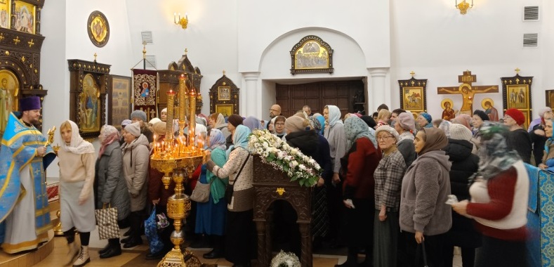Божественная литургия в день Введения (Входа) во храм Пресвятой Богородицы