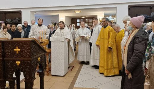 Божественная литургия в Неделю 32-ю по Пятидесятнице, Навечерие Богоявления, в храме Рождества Христова