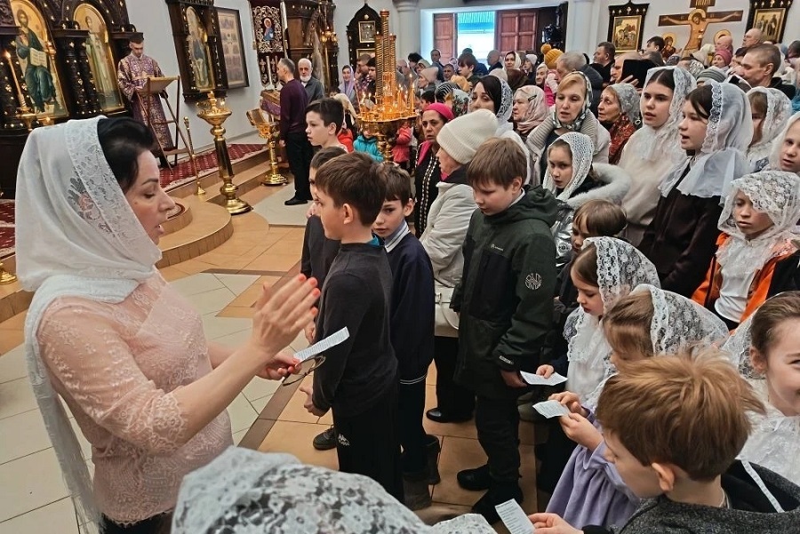 Божественная литургия в Неделю 4-ю Великого поста в храме Рождества Христова