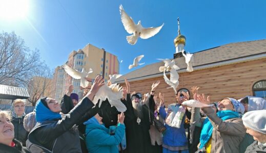 В день престольного праздника Епископ Иннокентий совершил Божественную литургию в храме Благовещения Пресвятой Богородицы