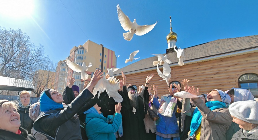В день престольного праздника Епископ Иннокентий совершил Божественную литургию в храме Благовещения Пресвятой Богородицы