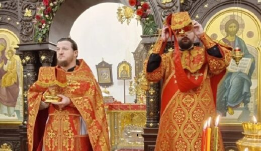 Божественная литургия в Неделю 2-ю по Пасхе, апостола Фомы, в храме Рождества Христова