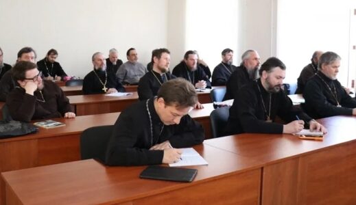 Клирики Балаковской епархии прошли аттестацию слушателей курсов повышения квалификации