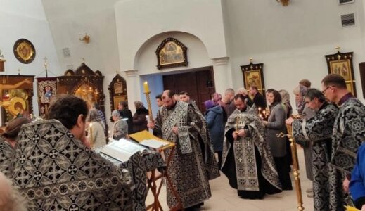 Утреня с чтением 12-ти Страстных Евангелий в храме Рождества Христова