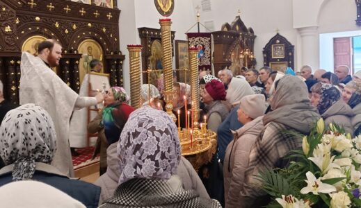 Божественная литургия в Великую Субботу в храме Рождества Христова