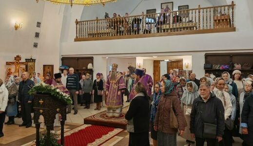 В Великий Четверг Епископ Иннокентий совершил Божественную литургию в храме Рождества Христова г. Балаково