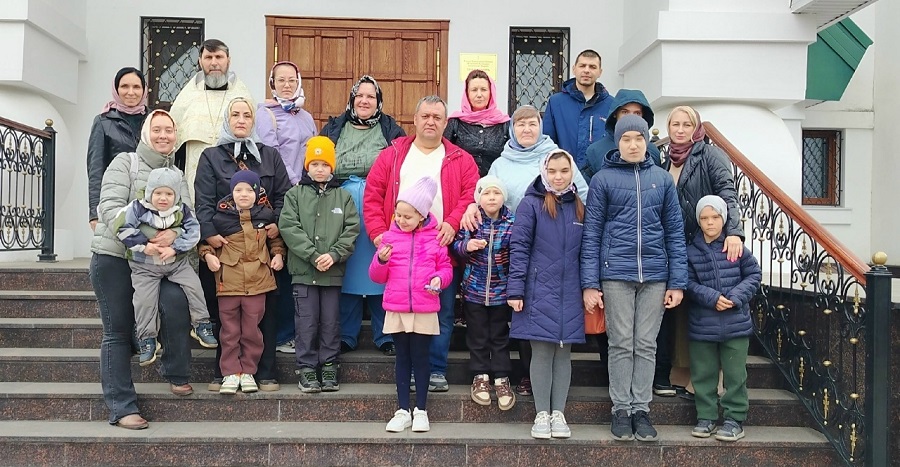 День причастника и соборование для семей, воспитывающих особенных детей, прошел в храме Рождества Христова