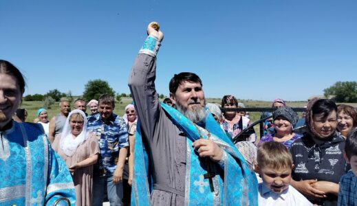 Духовенство и прихожане Балаковской епархии совершили паломническую поездку в село Корнеевку Краснопартизанского района