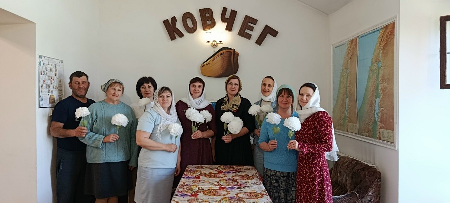 Мастер-класс в рамках фестиваля «Дни Белого цветка» провели волонтеры Христорождественского благочиния