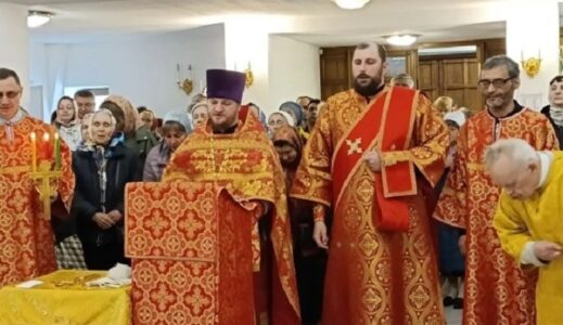 Божественная литургия в Неделю 4-ю по Пасхе, о расслабленном, в храме Рождества Христова