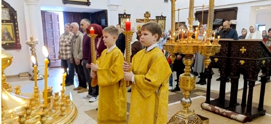 Божественная литургия в Неделю 5-ю по Пасхе, о самаряныне, в храме Рождества Христова