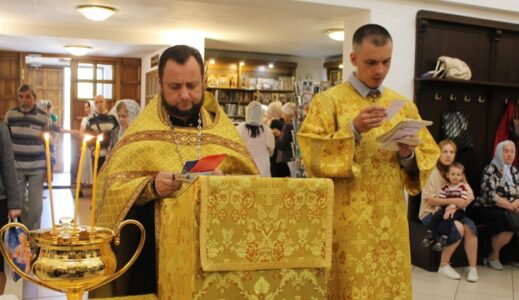 Божественная литургия в Неделю 3-ю по Пятидесятнице в храме Рождества Христова