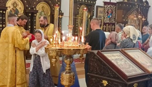 Божественная литургия в Неделю 2-ю по Пятидесятнице, Всех святых, в земле Русской просиявших, в храме Рождества Христова